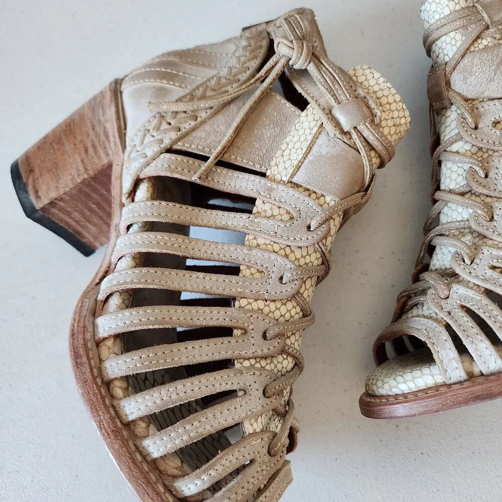 Freebird Bootie "EUC" - Picture 9 of 16